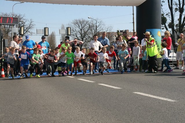 MINI MARATON MANHATAN Pamięci JANA PAWŁA II