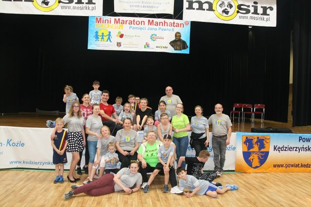 MINI MARATON MANHATAN Pamięci JANA PAWŁA II