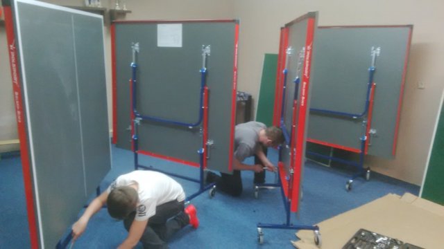 NOWE STOŁY dla sekcji tenisa stołowego w LUKS "Rospondek"