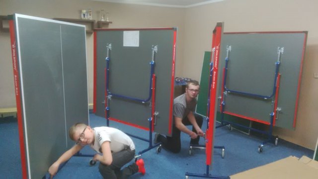 NOWE STOŁY dla sekcji tenisa stołowego w LUKS "Rospondek"